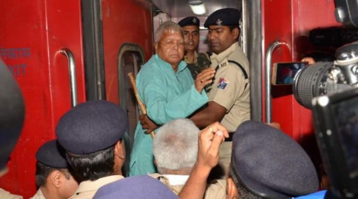 lalu-yadav in train